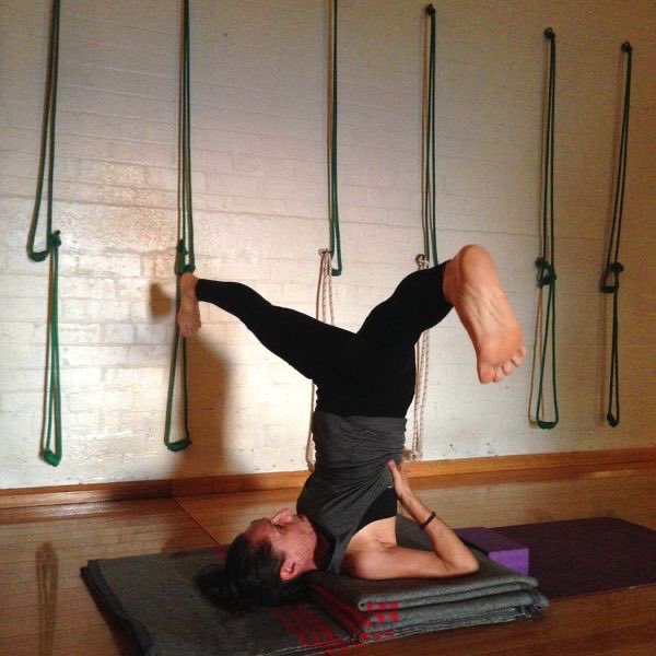 YogaToGoStudio's tweet photo. 🙃 Salamba Sarvangasana variations can be challenging, but they also allow us to remain in the pose for longer to experience greater benefits!
Come and learn the practice of yoga inversions, safely and with lots of support: https://t.co/HCHConsGXf
#iyengaryoga #shoulderstand https://t.co/ZtoUpGpfr9