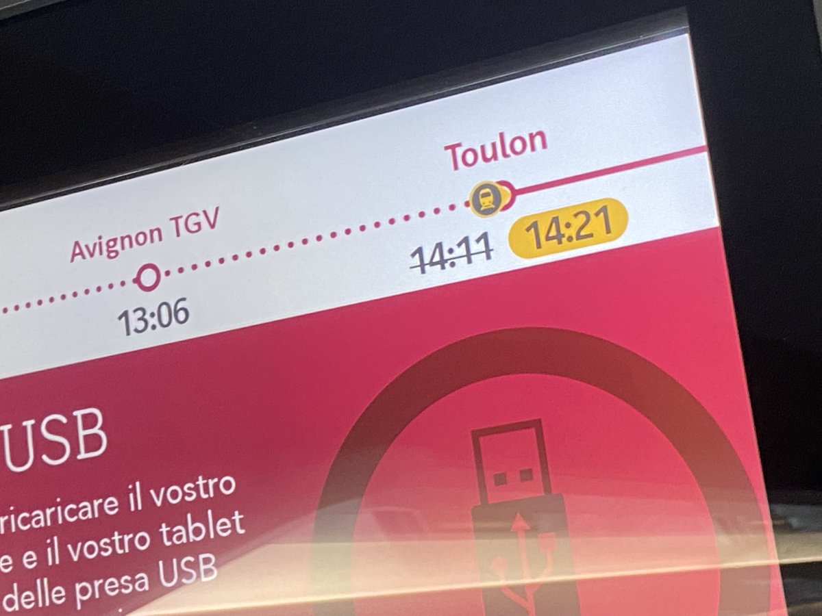 soduval's tweet photo. ⁦@SNCF⁩ mettez vos tableaux à jour de vos#retards en tps réel https://t.co/86bAPdJ74S