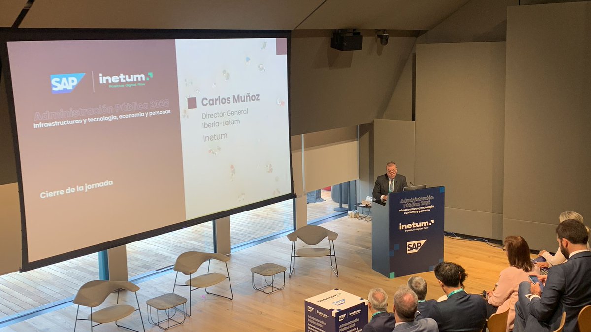 Izaskun Ramos, directora Sector Público de <a href="/SAPSpain/">SAP España</a>, y Carlos Muñoz <a href="/perezmunozc/">Carlos Muñoz</a>, director general Iberia-Latam de #Inetum, cierran #AAPP2026 haciendo un balance de la jornada y agradeciendo la presencia de ponentes y asistentes, tanto presencial como vía streaming.