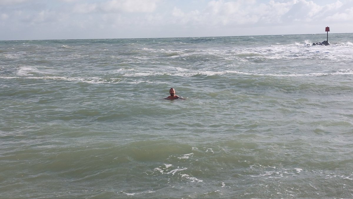 Been enjoying the huge benefits of cold exposure and swims the last weeks including increased dopamine, increased testosterone and building the immune system. 💪

Anyone else enjoy an ice bath or similar? 

#icebath
#testosterone
#immunity 
#dopamine