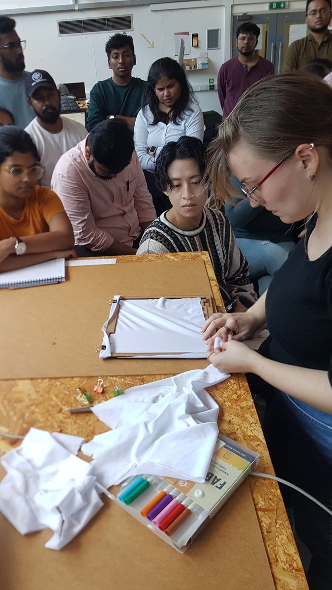 asterios_a3lab's tweet image. the one and only #MAinArchitecture alumnus Jenny Dickins demonstrates #4Dprinting techniques @LivUniArch @LivUniArchTechs