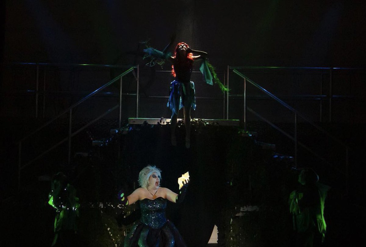 AlistageLtd's tweet photo. 🧜‍♀️🦀🌊 ‘We’ve got stages &amp; steps a-plenty,We’ve got guardrails &amp; braces https://t.co/sXhC7JZbTB want couplers &amp; fittings,we’ve got twenty!But who cares?No big deal,we want more!🧜‍♀️ 🦀 🌊 @radlettmtc brought the sea to the stage. @alistage got to be ‘Part of that world’ yet again🥰 https://t.co/7Q0d2mvGU1