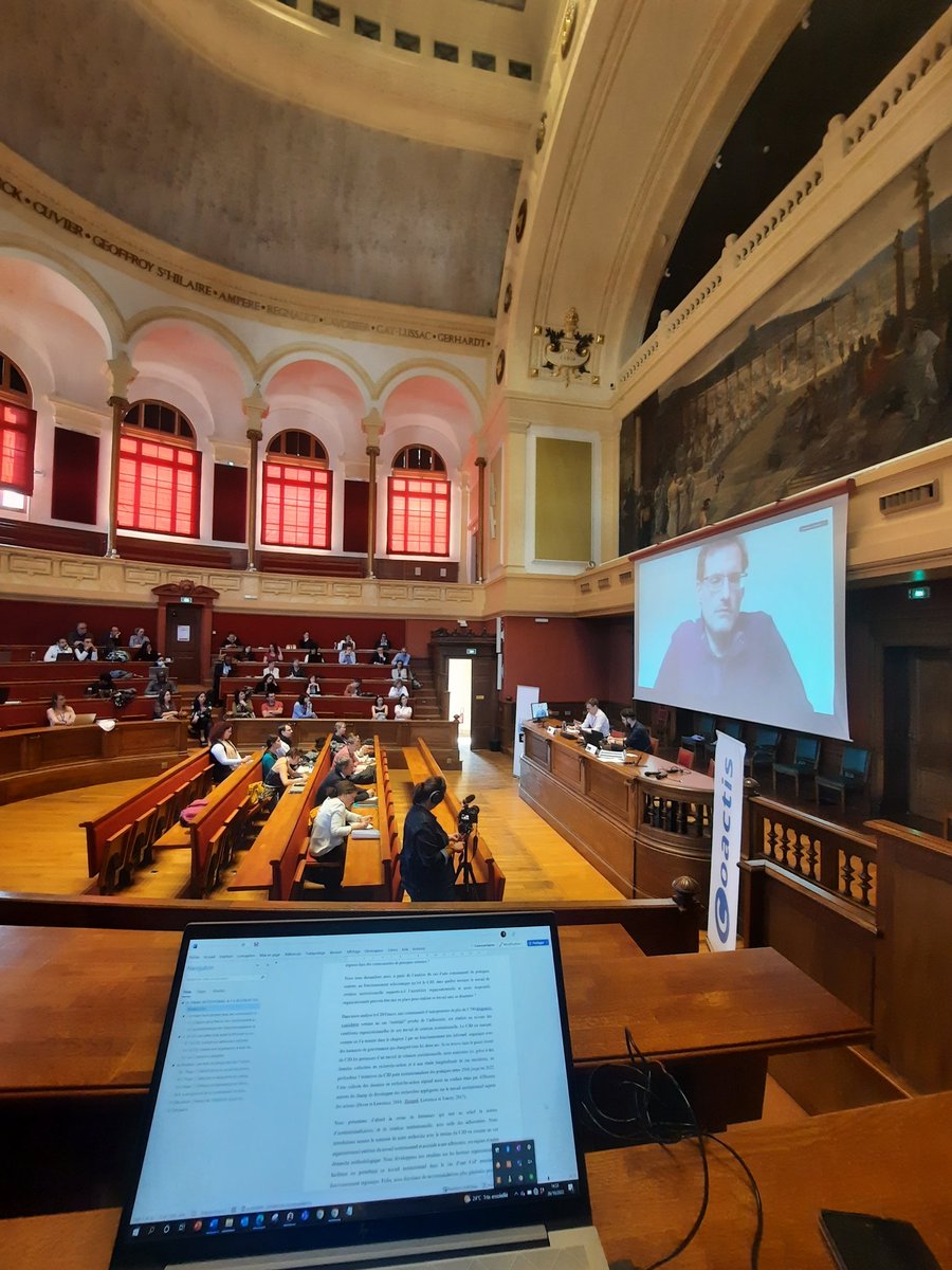 jcgrobon's tweet photo. Réinterroger le concept de croissance face aux enjeux écologiques, une table ronde dans l'imposant Palais Hirsh. #CIFEPME2022 @Labo_Coactis https://t.co/sS8kSOpjAH