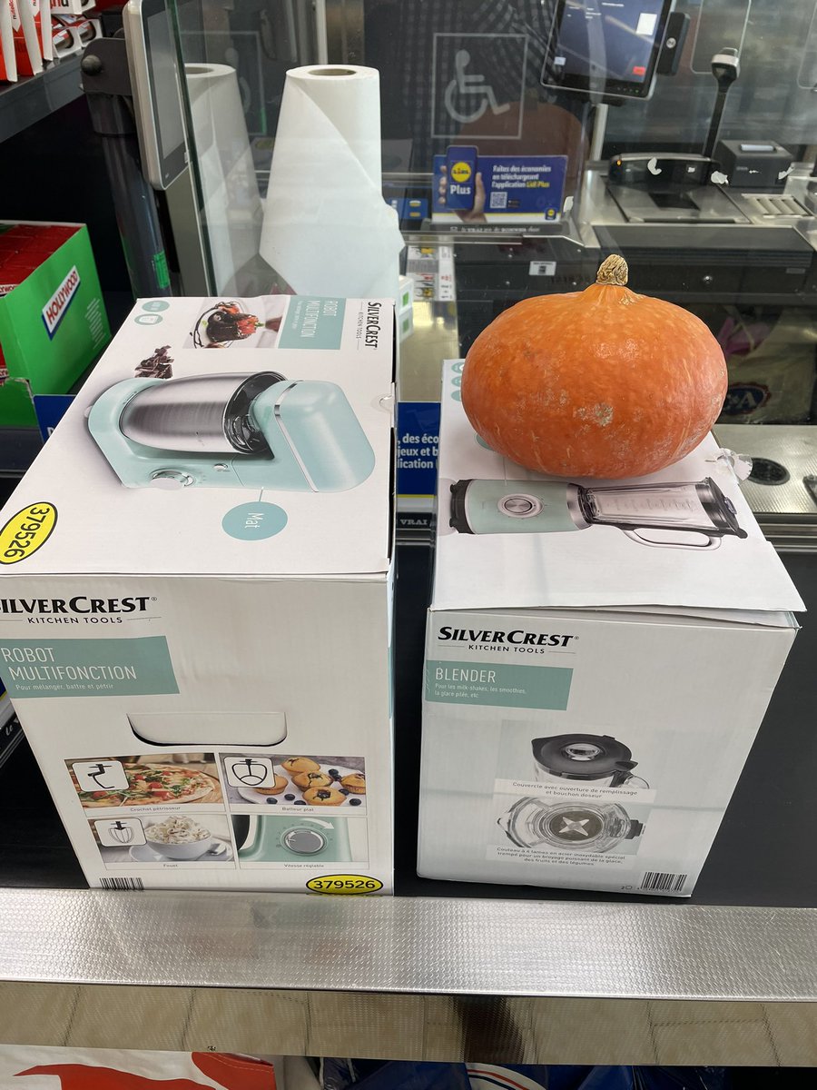 ClorddeWinter's tweet photo. 🥰🥰🥰🥰 @lidlfrance #vertmenthe https://t.co/WoNyc7nKxp