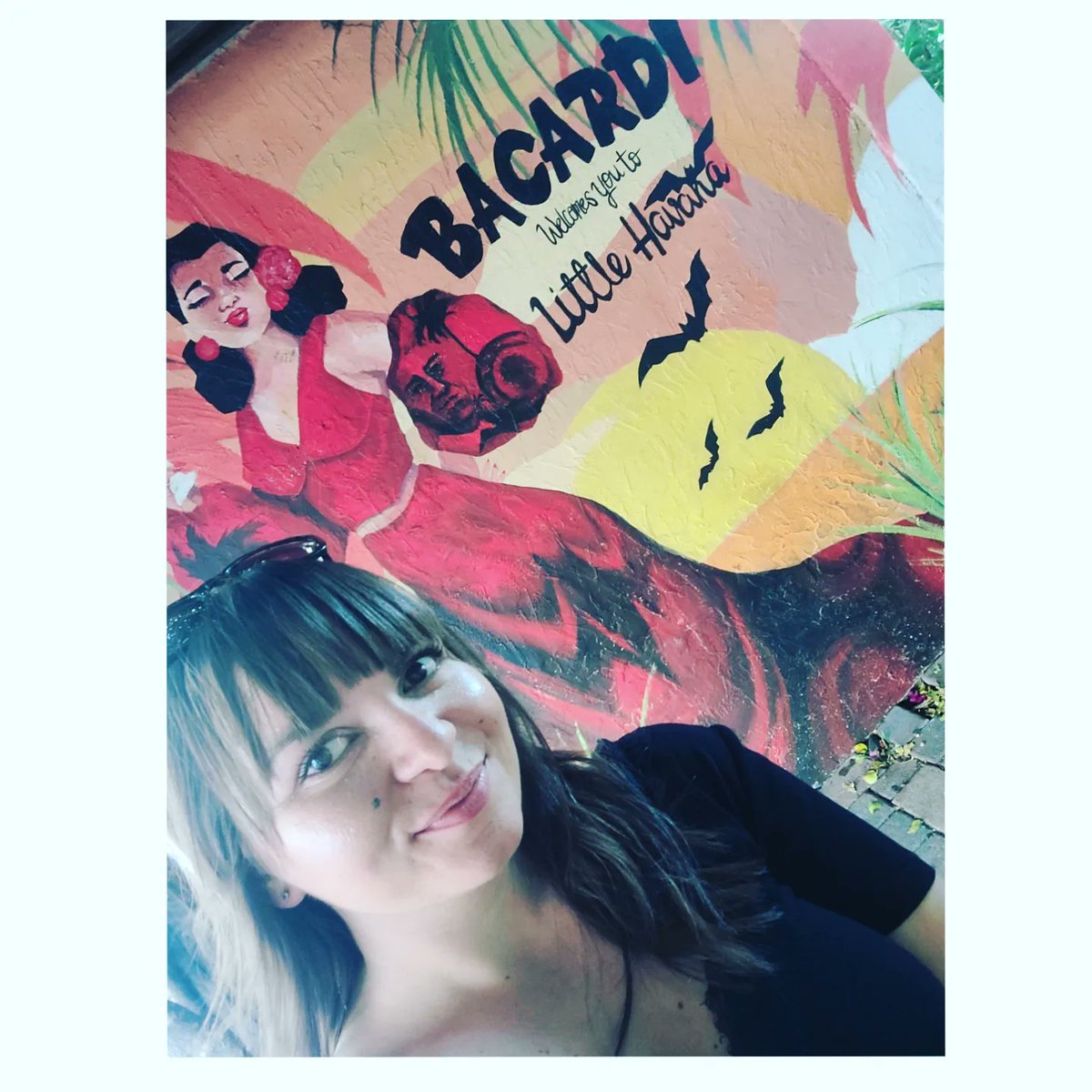 VioletaDusheva's tweet photo. Влизам само да постна тази красота от Маямиии 🏖
#MiamiBeach #littlehavana https://t.co/EopnKpYN6B