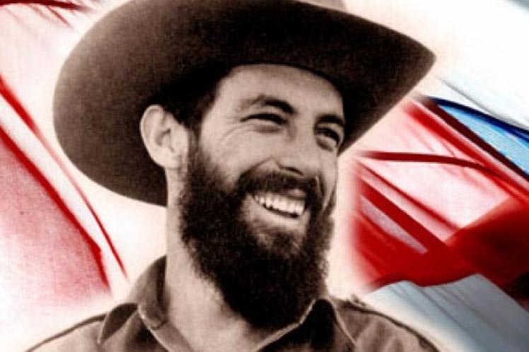 DunieskyRobaina's tweet photo. #TenemosMemoria #CubaViveEnSuHistoria #JOVEN
#YoSoyFidel #CiegodeAvila #JovenClubAvila #Cuba #VamosConTodo #JovenClubAvila #JovenClubTeConectame ...si deshecha en menudos pedazos
se llega a ver mi bandera algún día
nuestros muertos alzando los brazos
la sabrán defender todavía. https://t.co/eA575HFtwi
