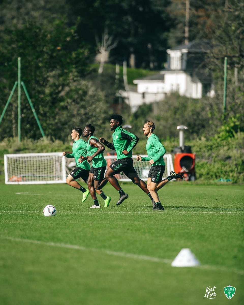 ASSEofficiel's tweet photo. La séance d'entraînement de ce jeudi, prévue à 10h30, sera 𝗼𝘂𝘃𝗲𝗿𝘁𝗲 𝗮𝘂 𝗽𝘂𝗯𝗹𝗶𝗰 🏠💚

🔜 #ASSERAF (samedi, 15h) 🏆 https://t.co/X8KpXtmv3s
