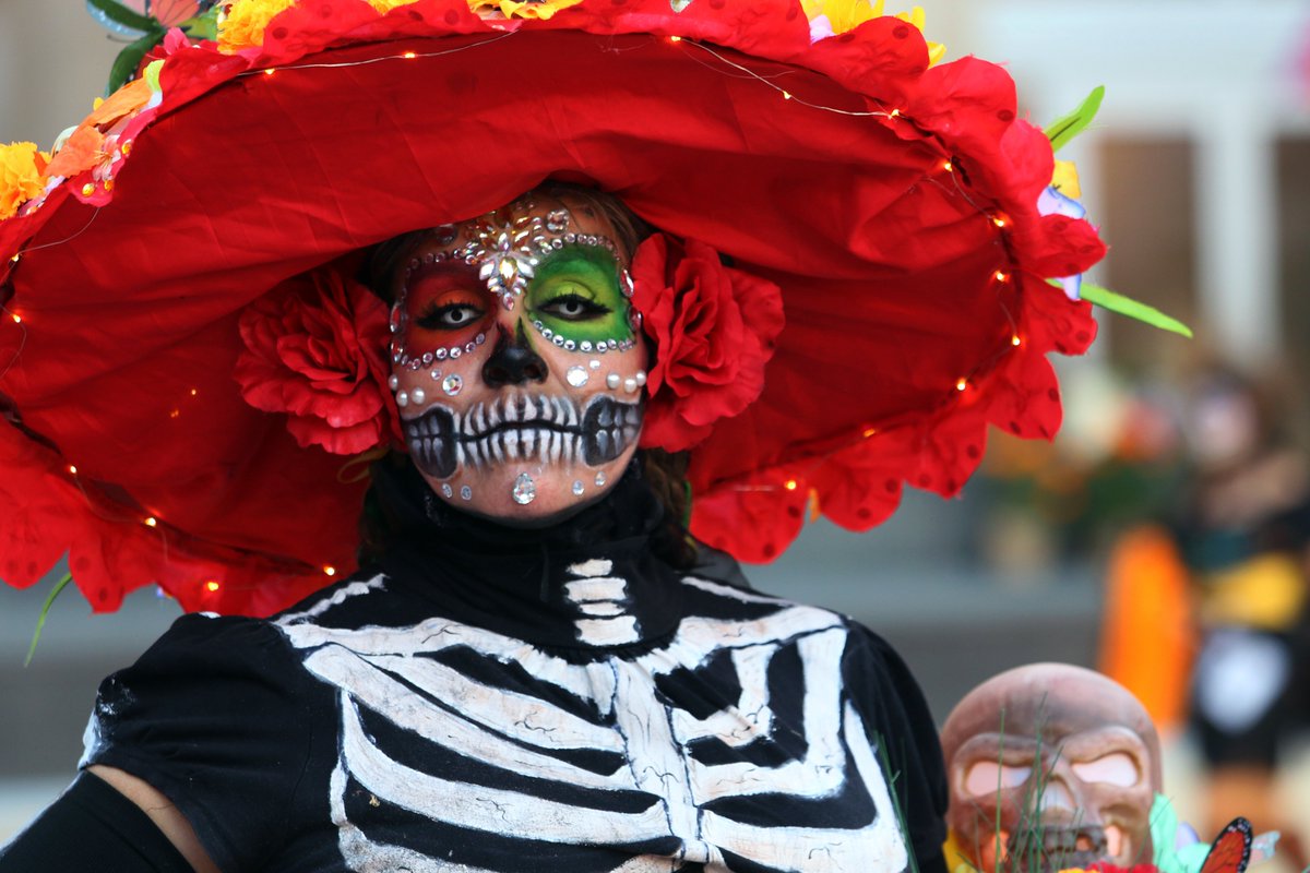 Nebula_One's tweet photo. Photos taken from the 1st annual Catrina Contest in @sundancesquare over the weekend! See more: https://t.co/r4EzlcnINk #catrina #dayofthedead #catrina #sundancesquare #fortworth https://t.co/9ZQHu4TKLX