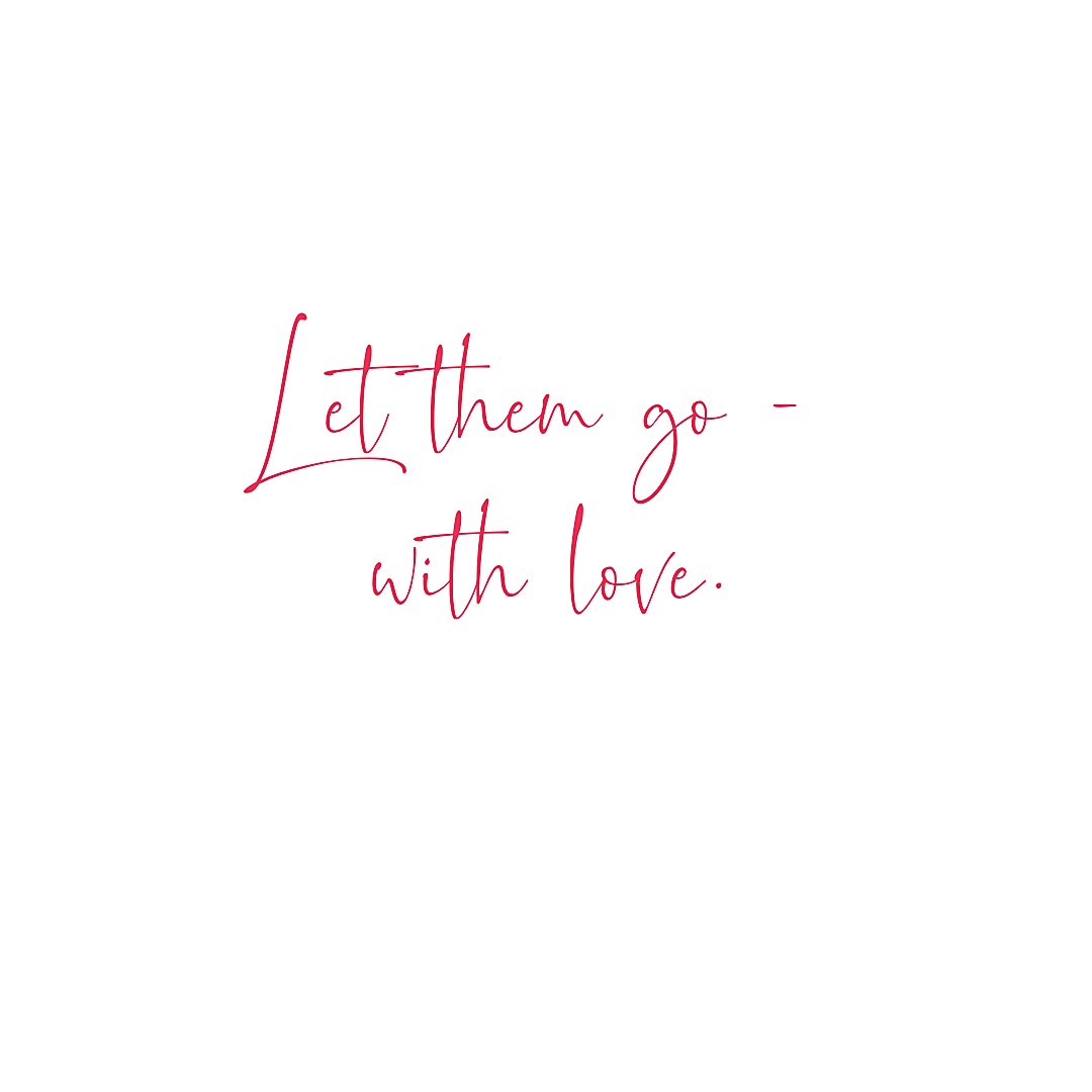 SusieMackieLife's tweet photo. When you let something or someone go, even if you are hurting, if you can let them go with love you will protect yourself from negative energy.

If you also love yourself enough, you will grant yourself inner peace which can only be a good thing.

#letgo #selflove https://t.co/4hiit4vAKE