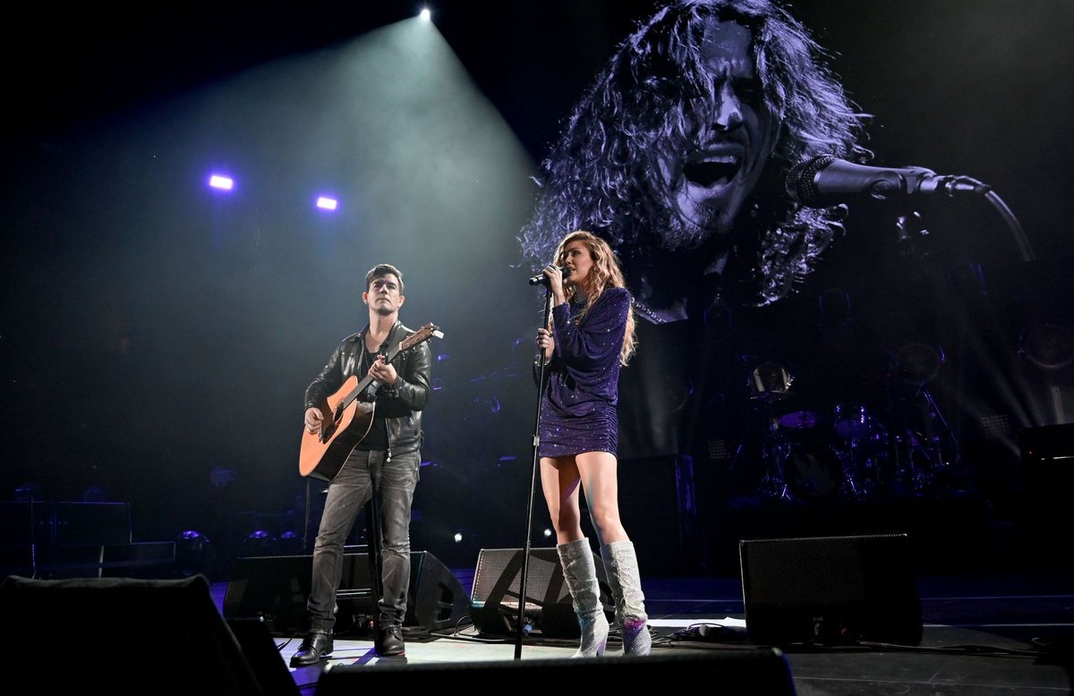 Miley Cyrus Brasil on Twitter "Será que ela não sente falta de brilhar