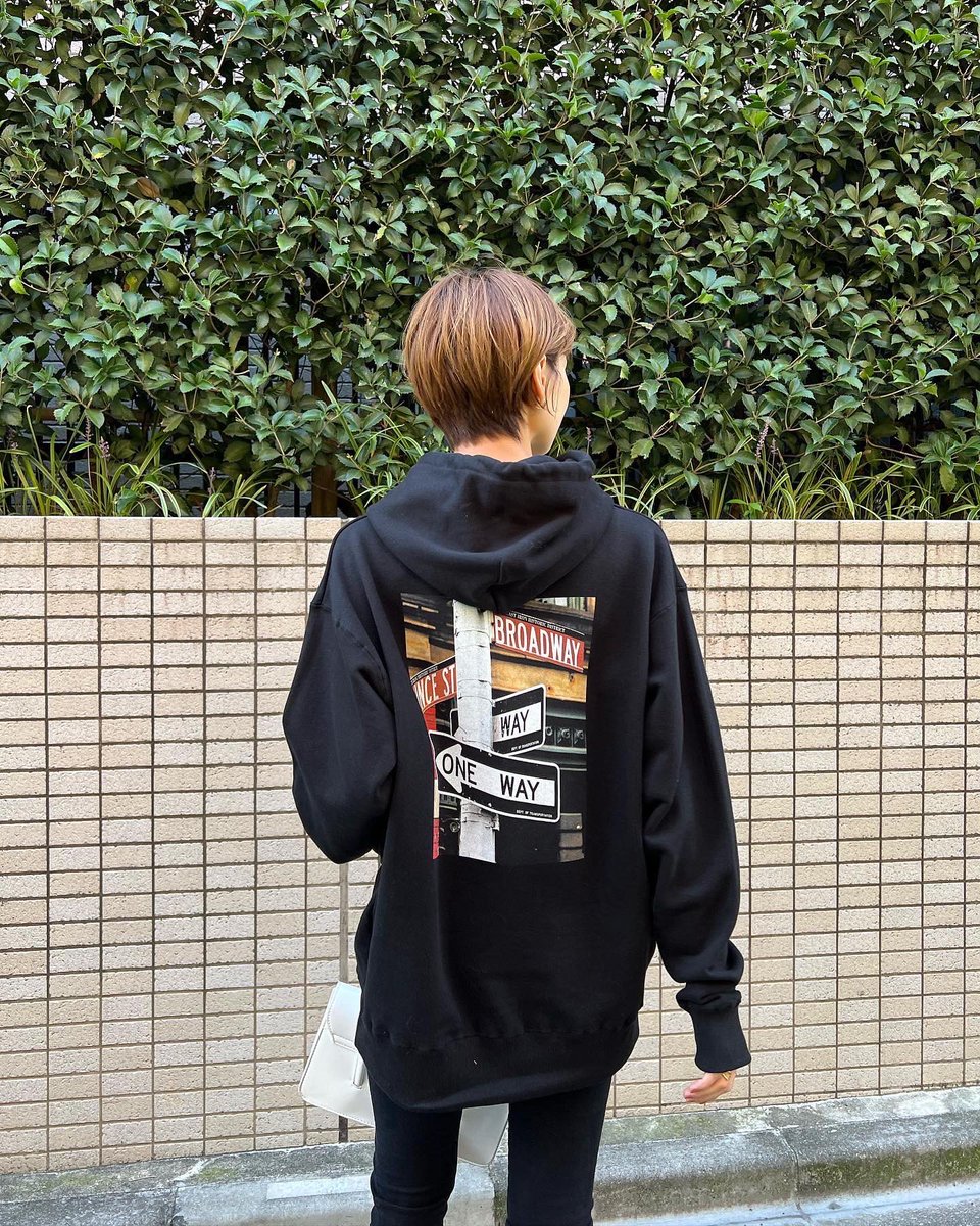 ODORATAofficial's tweet photo. バックプリントフォトパーカー
¥7,150 tax in
ㅤㅤㅤㅤㅤㅤㅤㅤㅤㅤㅤㅤㅤ
✔️アイテムを今すぐチェック
→ https://t.co/243epdtCN6

#ODORATA #オドラタ https://t.co/2GeLx5Jfuh