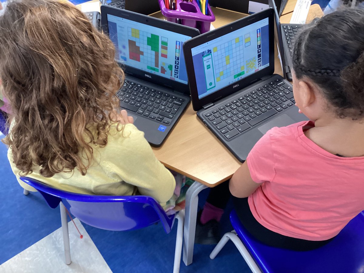 HenryMaynardE17's tweet photo. Digital artists in training, here in Year 1! Using #ilearn2 https://t.co/ntET3kH79r