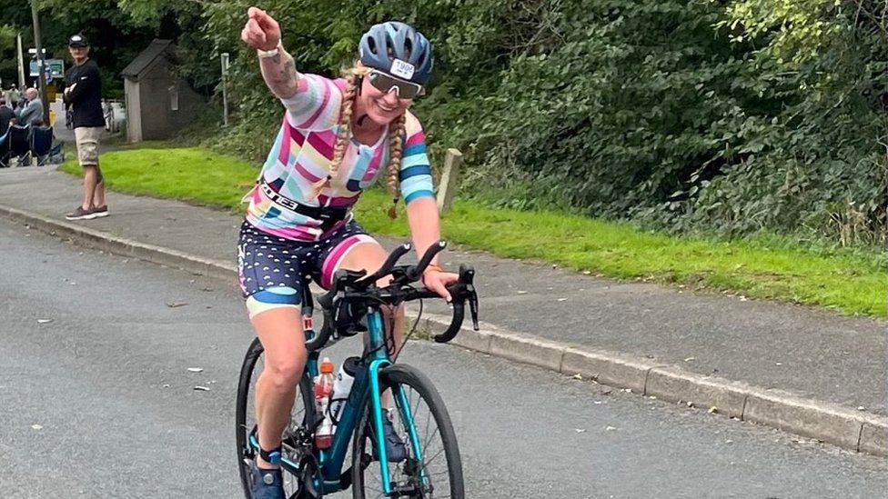 Cardiff Triathletes would like to offer our condolences to the family and friends of triathlete Lucy John, who was killed while riding her bike.
We are deeply saddened to hear this news as Lucy was, as many of us do each weekend, just riding her bike.
walesonline.co.uk/news/wales-new…