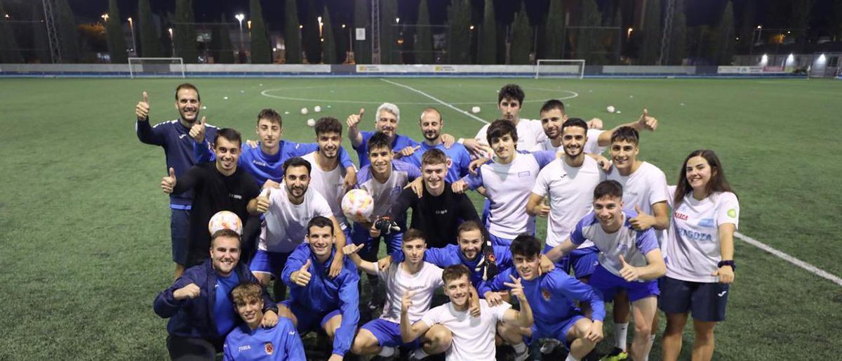 Pinero96's tweet photo. Día para soñar, 💫 
Día para disfrutar. 🎉⚽️ 

¡Todos juntos @CDFuentesOf!
⚔️ 🤍💙 https://t.co/CZxkV8cHtM