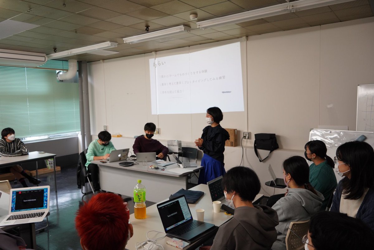 今週の勉強会では「プチハッカソン準備編」でした！

チームに分かれてテーマに沿ったアイデア出しなどを行いました！

ハッカソン本番が楽しみです！！！