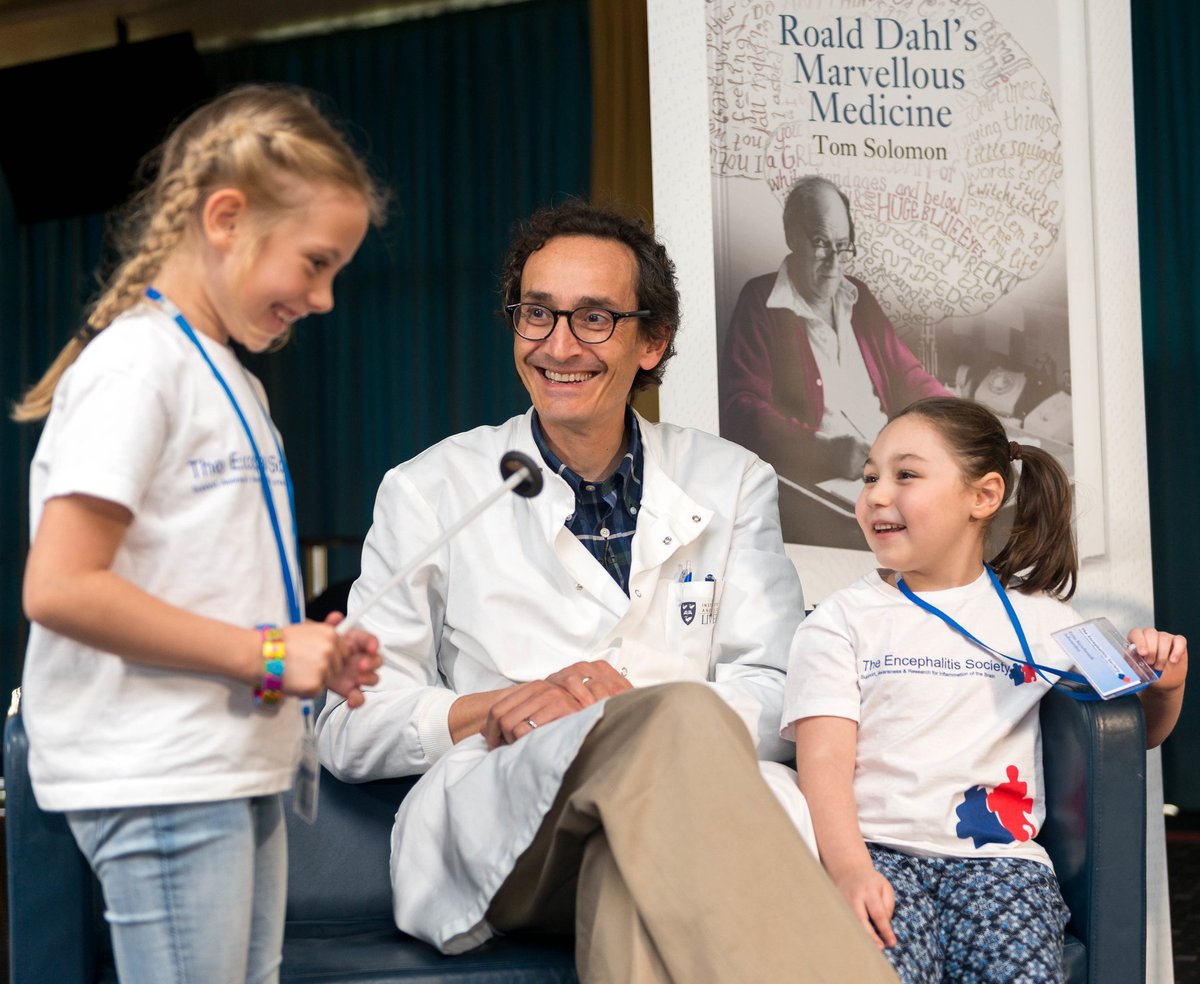 encephalitis's tweet photo. The president of @encephalitis - @RunningMadProf - cared for the author towards the end of his life.
He wrote about their late-night conversations in his book, Roald Dahl's Marvellous Medicine.
Find out more π
https://t.co/zOfMrz4Xht
#EncephalitisInfoWeek https://t.co/vvCvUvMyKz