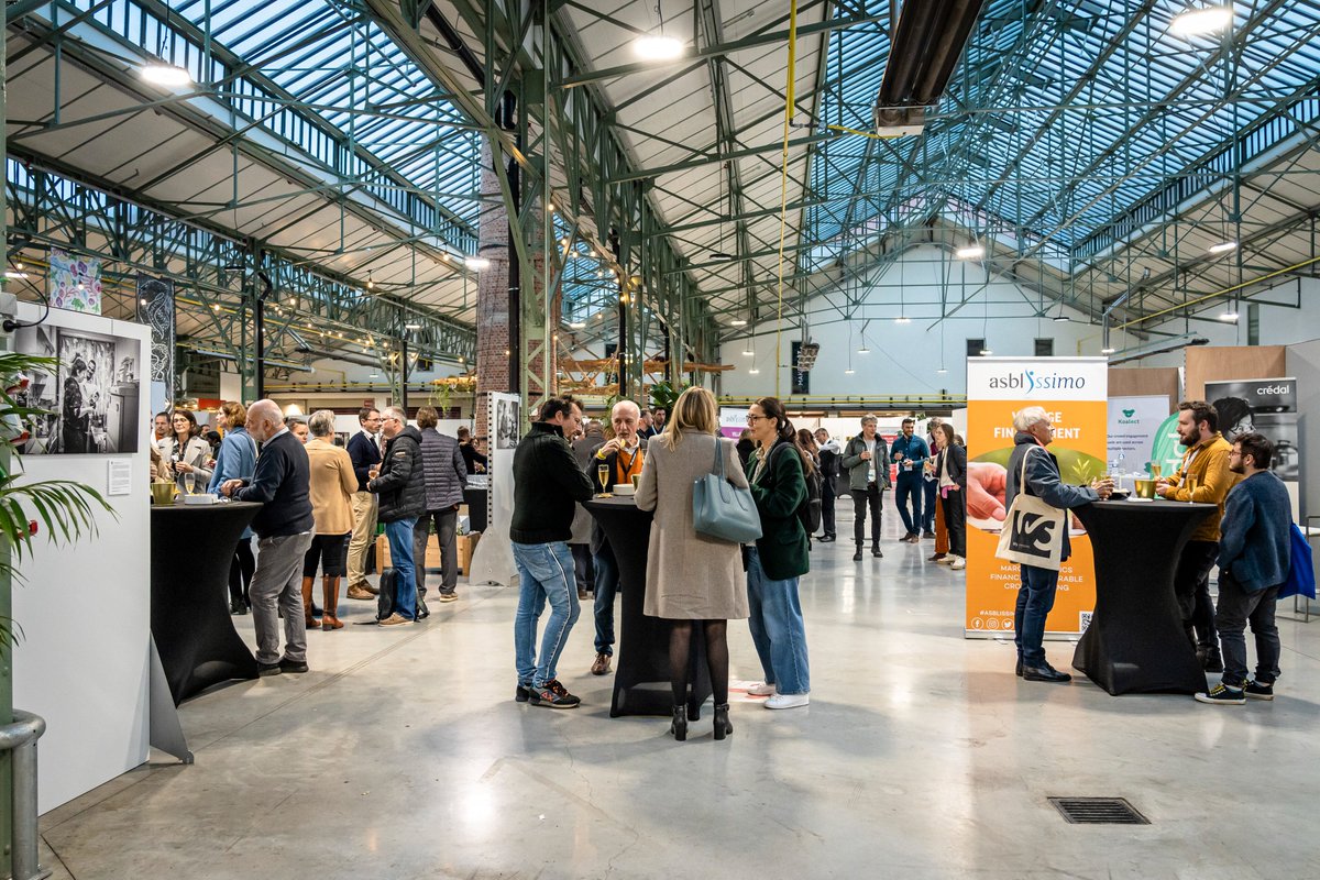 ASBLissimo's tweet photo. ✨ Retour sur la soirée de Gala de jeudi au salon #ASBLissimo !

Au programme: une ambiance festive, des échanges intéressants et surtout la remise du prix de l’ASBL la plus innovante par @barbaratrachte🏆

#asbl #salon #event #award https://t.co/IrXHVGHGf4