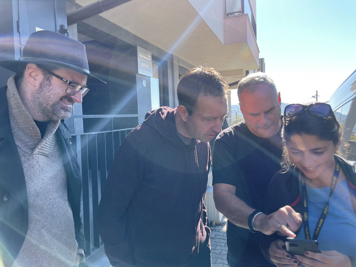 NikoJilch's tweet photo. Imagine getting onboarded by this team. 😅 #Bitcoin 

@MarinaBTCGuide @knutsvanholm @FossGregfoss @JeffBooth https://t.co/fX1kAsfIE0
