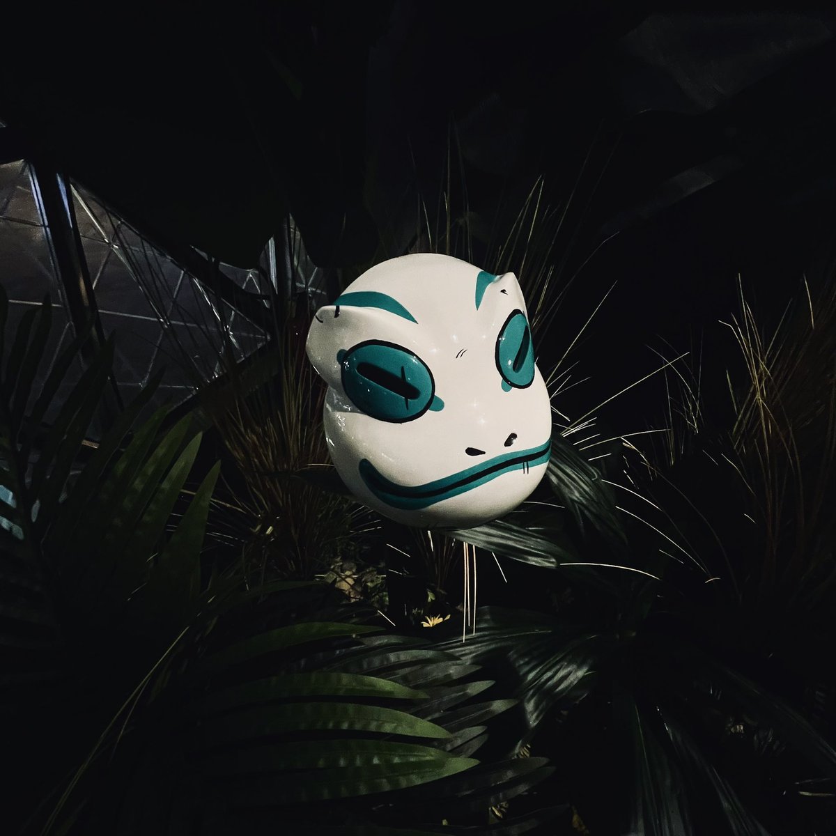 samuelgildas's tweet photo. Wen everyone will bid for @AzukiOfficial “Proof of Skate” Physical Backed Token (PBT), i’ll just bid on this “Proof of Frog” mask😈🐸 https://t.co/TPm7lGPTF3