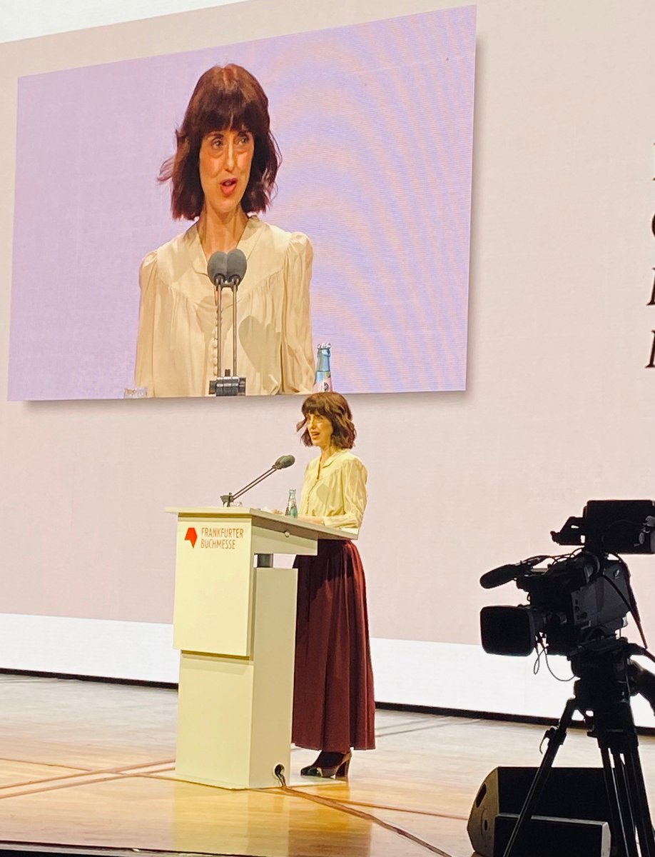 CanEmbGermany's tweet photo. Our 🇨🇦 #SingularPlurality salutes 🇪🇸, Guest of Honour of the Frankfurt Book Fair 2022 and its #CreatividadDesbordante.
May your literary encounters be rich and celebrate culture, a vector of universal values!
Happy @Book_Fair to all! https://t.co/VT4miOjpzv