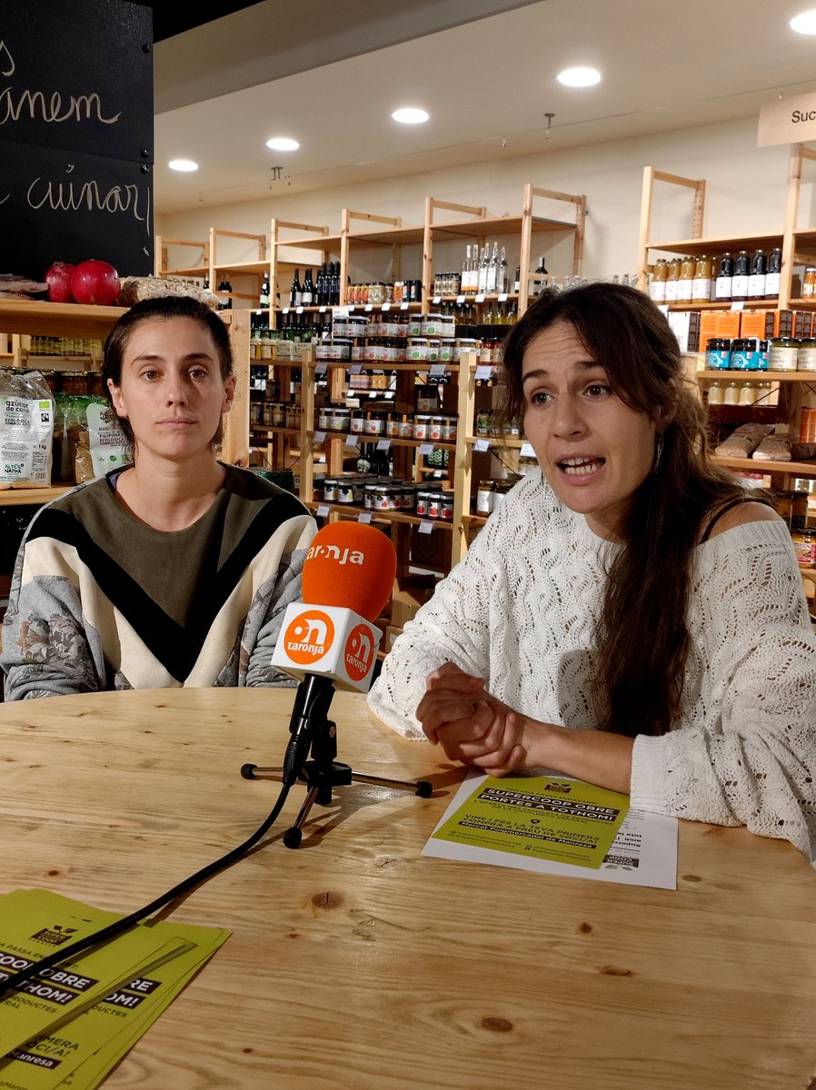 SupercoopManre's tweet photo. 🎤🗣 Aquest matí hem explicat als mitjans de comunicació que a #SupercoopManresa estrenem una nova etapa amb l’obertura a clients per apropar-nos a tota la ciutadania ℹ️
https://t.co/wQ3doc4Foq
#Manresa https://t.co/8E0257sfNB