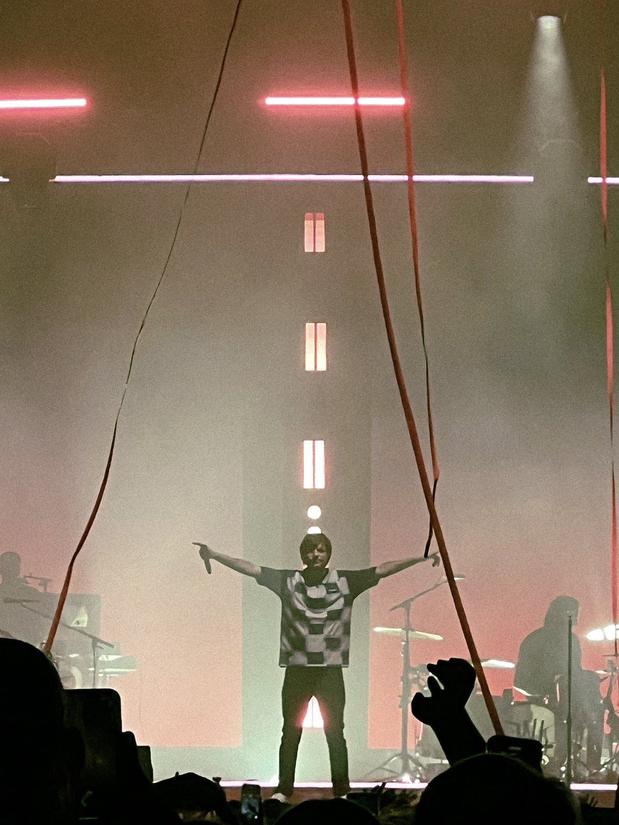 claudiadeguidi's tweet photo. Took me half an hour because Ticketmaster was being his usual shitty self, but I got it. Seeing this awesome human again next year https://t.co/Mn0oTcP43u