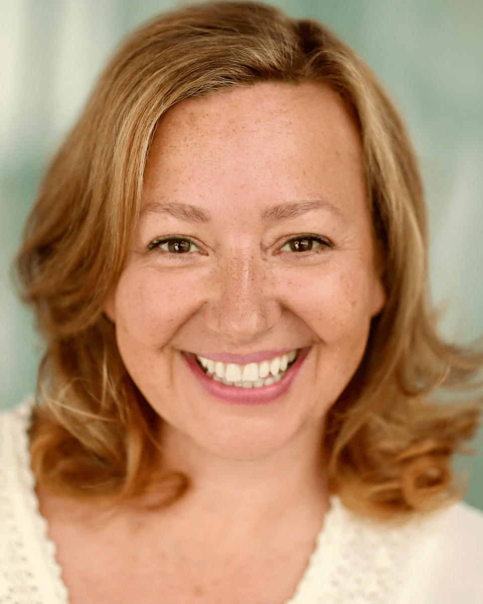 DelaneyGreyMgmt's tweet photo. Vicky Winning (@VickyWinning ) has been confirmed for a featured role in a corporate film https://t.co/QskoRJoXkt