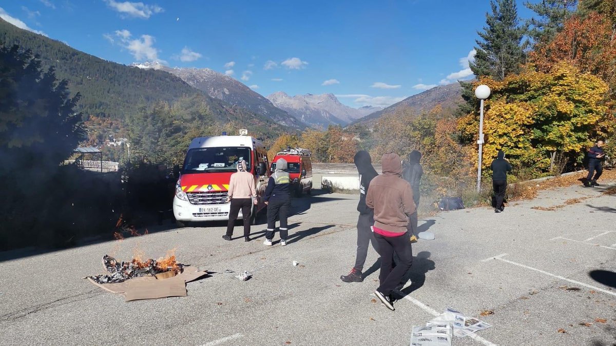 thomas_bailly's tweet image. Fin de 10 jours de stage FORAC (Formateur Accompagnateur) entre Gap et Briançon. Un échange entre @sdis84 , @sdis05 et @sdis04.
Une belle expérience ! 👍🏻

#FORAC #SDIS84 #SDIS05 #SDIS04