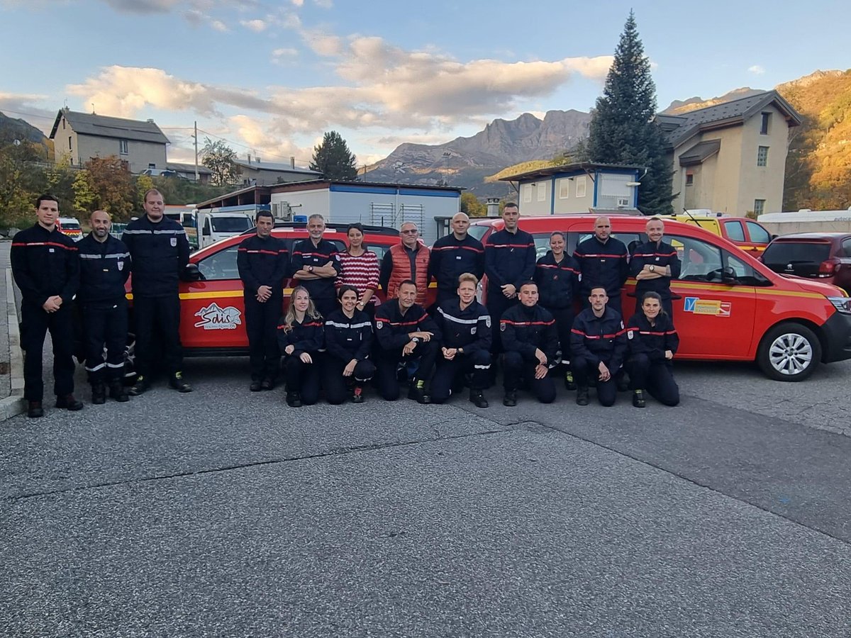 thomas_bailly's tweet image. Fin de 10 jours de stage FORAC (Formateur Accompagnateur) entre Gap et Briançon. Un échange entre @sdis84 , @sdis05 et @sdis04.
Une belle expérience ! 👍🏻

#FORAC #SDIS84 #SDIS05 #SDIS04