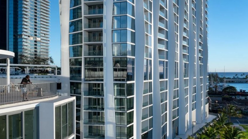 #MykonLoves❤️//Studio Gang completes Hawaii skyscraper with sugar cane-informed facade.

Link: shorturl.at/jAEQT

#interiordesign #architecture #mykon #dezeen