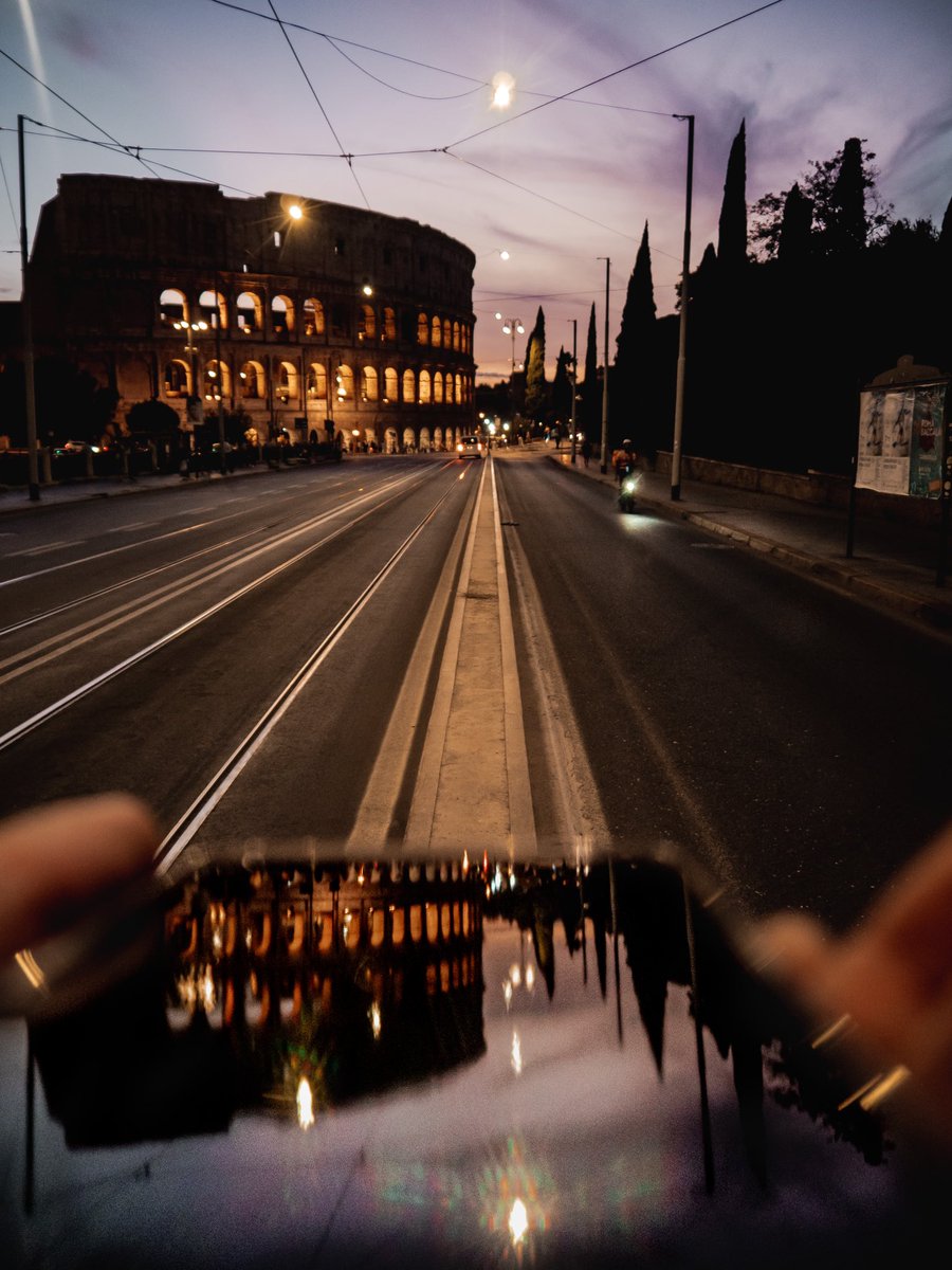 Riflesso sul Colosseo buona giornata a tutti 😉#picoftheday #colosseo @us_rome @Roma__Go @DiscoverItalia @Italia @ENIT_italia @RiprendRoma