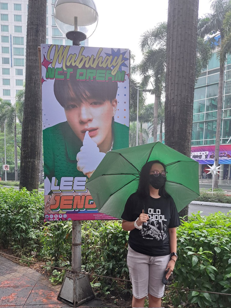 pixienomin's tweet photo. went to araneta to see my babies ft. me being shy 

thank you so much @00princejeno and @NanadoongiesPH for the lamppost ads 💚💚

#PoppingWithDREAM #JENO
#7DREAMSugarPopstreet #JAEMIN https://t.co/XH5USliQro