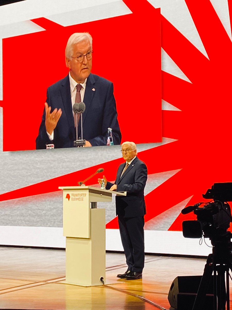 KanadaBotschaft's tweet photo. 🇨🇦 mit seiner #SingularPlurality begrüßt 🇪🇸, den Ehrengast der Frankfurter Buchmesse 2022, und seine #CreatividadDesbordante.
Mögen die literarischen Begegnungen reich sein und das Engagement für die Kultur als Trägerin universeller Werte bezeugen!
Allen eine gute @Book_Fair! https://t.co/NPbIwW9ceM