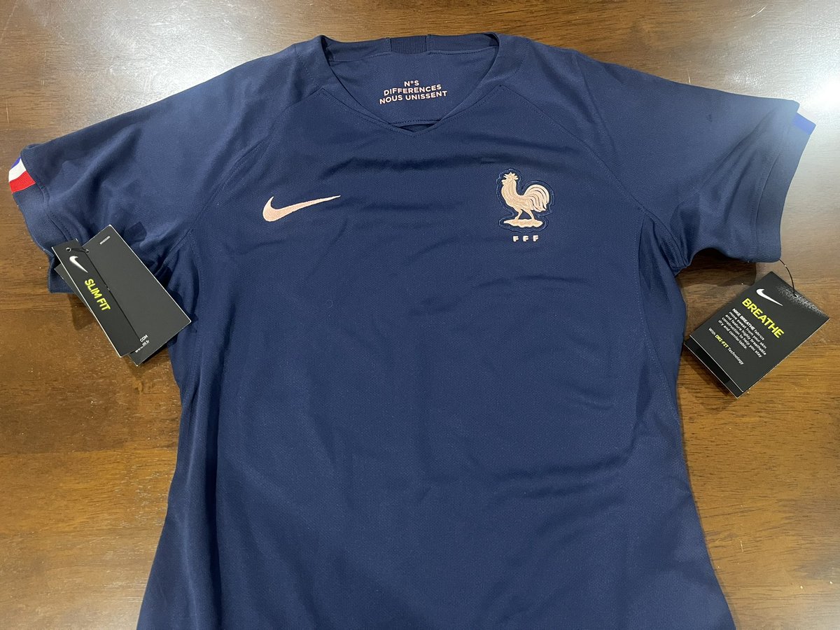 Pics don’t do it justice! The rose gold / pink embroidery is BEAUTIFUL! 
Thanks to my friends at <a href="/SecretKits/">Secret Kit Society</a> for always looking after me.