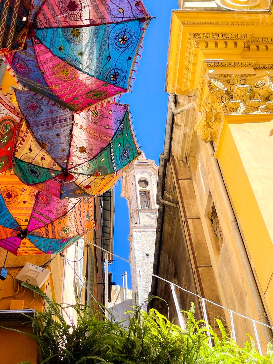 summerhotels_'s tweet photo. Les célèbres parapluies de la rue droite dans le Vieux-Nice 😍☂

#Nicefrance #Cotedazurfrance #Explorenicecotedazur https://t.co/gOmqRxEFOa