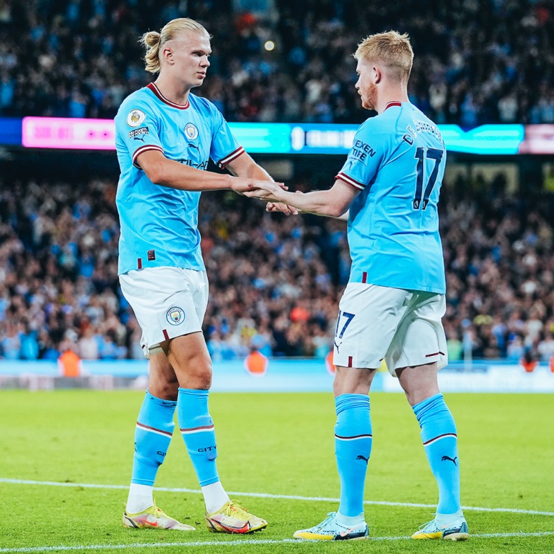 ManCity's tweet photo. .@KevinDeBruyne 💬 

'@erling made a great decision joining City' 💪

Tap to read 👇