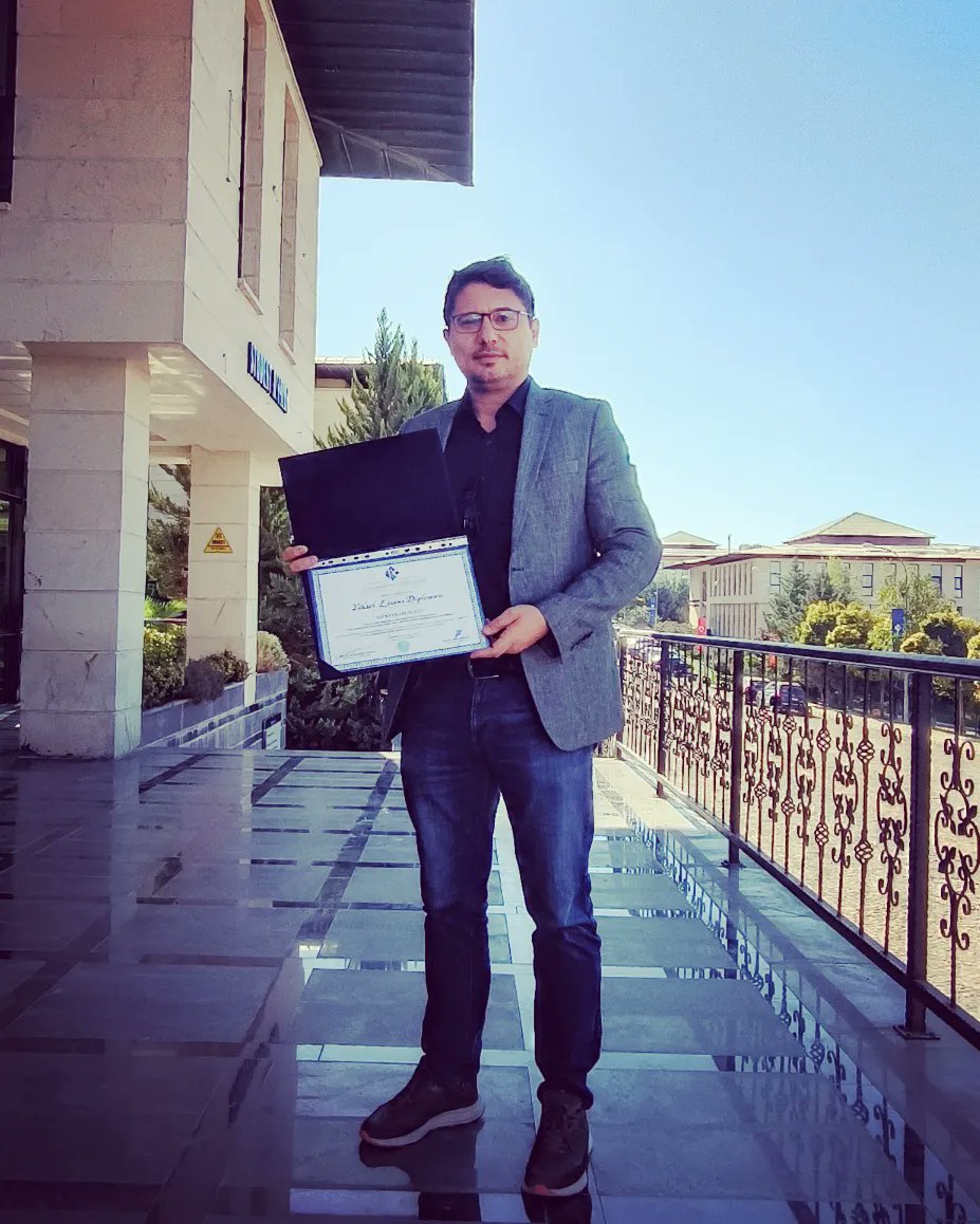 insmuhabt's tweet photo. Başta ailem ve sevdiklerim olmak üzere, üzerimde emeği olan hocalarım, meslek büyüklerim, amirlerim ve mesai arkadaşlarıma saygı, sevgi ve hürmetle...
#inşaatyüksekmuhendisi #inşaatmühendisi 
#yükseklisans
#lisansüstü
#civilengineering 
#projemühendisi 
#statik 
#statikproje https://t.co/dTceOUvjb8