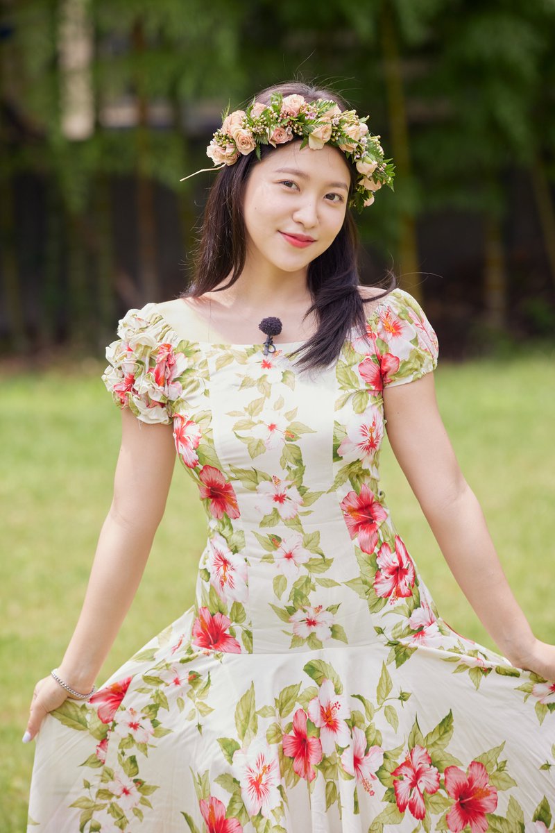 sm_all_voice's tweet photo. [#레벨업프로젝트5]

야자나무 그늘 아래 춤추고 싶고🌴
뜨거운 여름밤의 바람은 불고✨
너무 쉽게 사랑 빠져 버릴 레벨이들🧚‍♀️

내일 오전 11시 #웨이브 에서 만나요🌊

@wavve_official #레벨업5 #레벨업5_제주
#레드벨벳 #RedVelvet @RVsmtown
#아이린 #슬기 #웬디 #조이 #예리 https://t.co/Jf3DFhs2sS