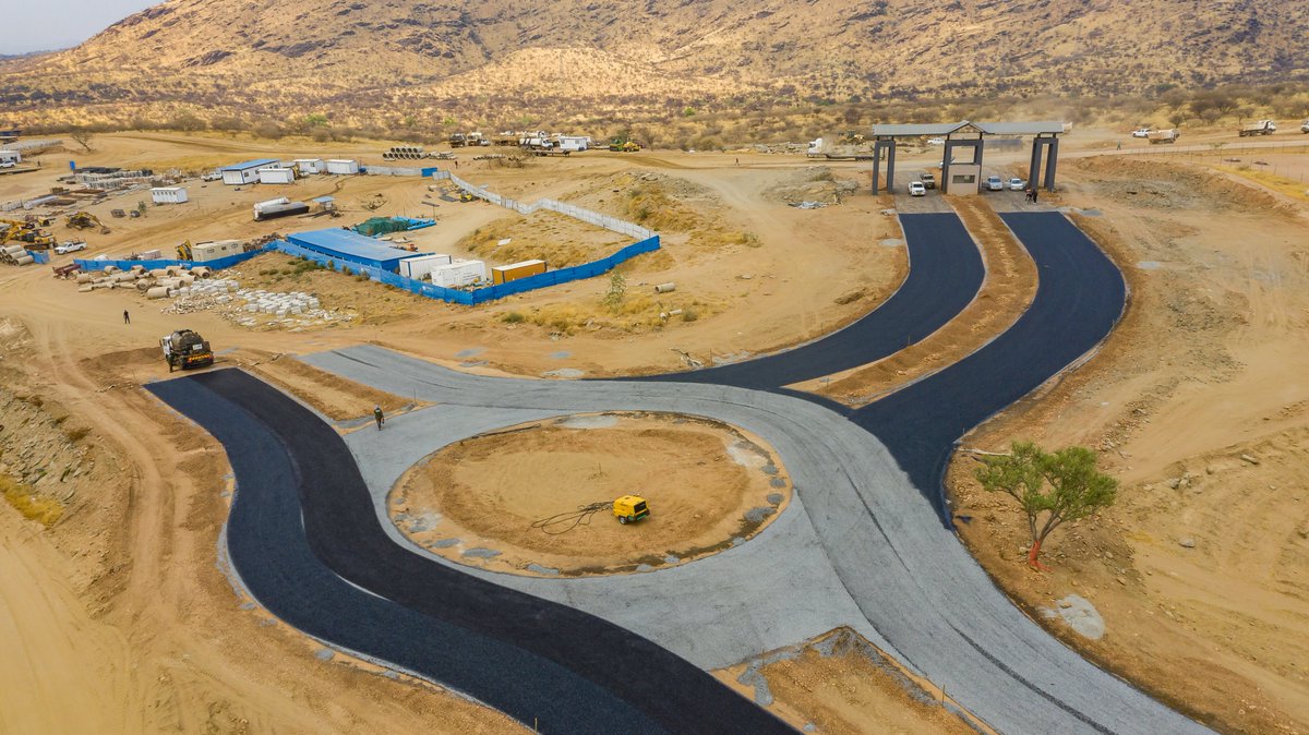 OngosV's tweet photo. Keeping up with Ongos Valley Development.
#ongosvalley #development #realestate #progressonsite #smartcity #greencity #phase1 #housingnamibia #homeowners #maingate #gatedcommunity https://t.co/zBkyLp0XpO