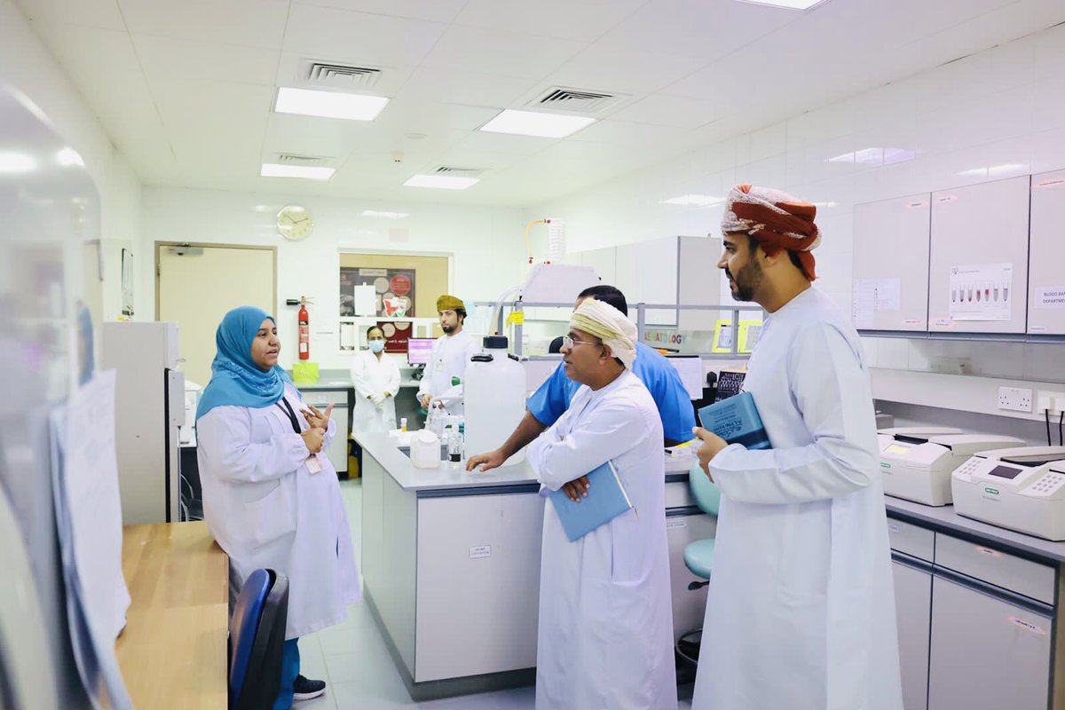 dghs_nb's tweet photo. #صحية_شمال_الباطنة 
#وزارة_الصحة 
برئاسة المدير العام الدكتور خالد ال��عدي 
نظم قسم إدارة الجودة و سلامة المرضى  
زيارة لفريق الجولات التفقدية الإشرافية للمسؤلين إلى مستشفى صحم ومجمع صحم الصحي لاستعراض المؤشرات و الوقوف على أهم الإنجازات و التحديات. https://t.co/Am4SsiUr36