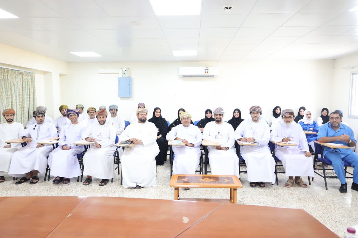 dghs_nb's tweet photo. #صحية_شمال_الباطنة 
#وزارة_الصحة 
برئاسة المدير العام الدكتور خالد ال��عدي 
نظم قسم إدارة الجودة و سلامة المرضى  
زيارة لفريق الجولات التفقدية الإشرافية للمسؤلين إلى مستشفى صحم ومجمع صحم الصحي لاستعراض المؤشرات و الوقوف على أهم الإنجازات و التحديات. https://t.co/Am4SsiUr36