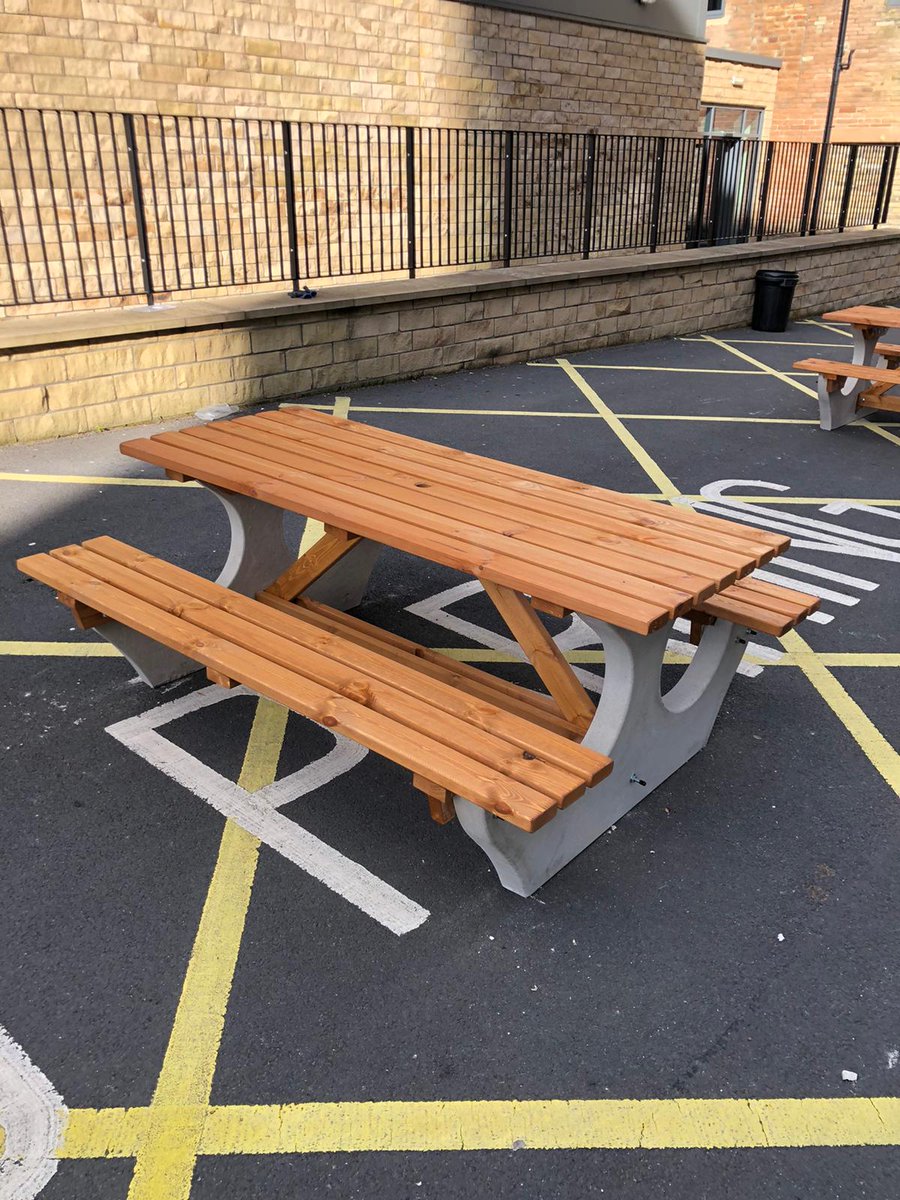 OSILTD's tweet photo. THE BIG BENCH 🪵

Perfect for any outdoor space, the Big Bench is suitable for adults and children alike and creates an ideal seating option for outdoor learning, chilling with friends, or just taking in the great outdoors! 🌍

#schoolseating #outdoorseatingarea #outdoorbenches https://t.co/tOdQUTLSx2