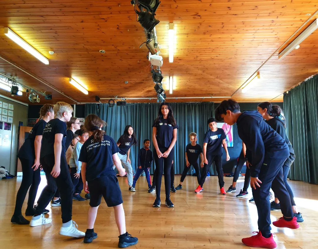 Hillingdon_TT's tweet photo. Closing in on Alice! How will she escape Wonderland? 🐰

Our local show rehearsals are coming together nicely! I cannot wait to share the finished product. 🎭

We still have parts available! To book a free trial, send us a DM!👈🏻
#theatretrainhillingdon #theatretrain #danceactsing https://t.co/Dx9PPZmZAP