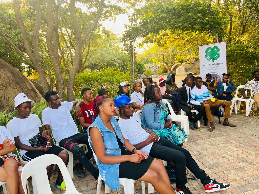4hZimbabwe's tweet photo. The organization  is continually engaging with students in all Universities and youth across all political parties trying to ensure that young people understand  the importance of peace and tolerance as we are preparing for 2023 elections.
#Students4Peace https://t.co/A3Roo3DBmv