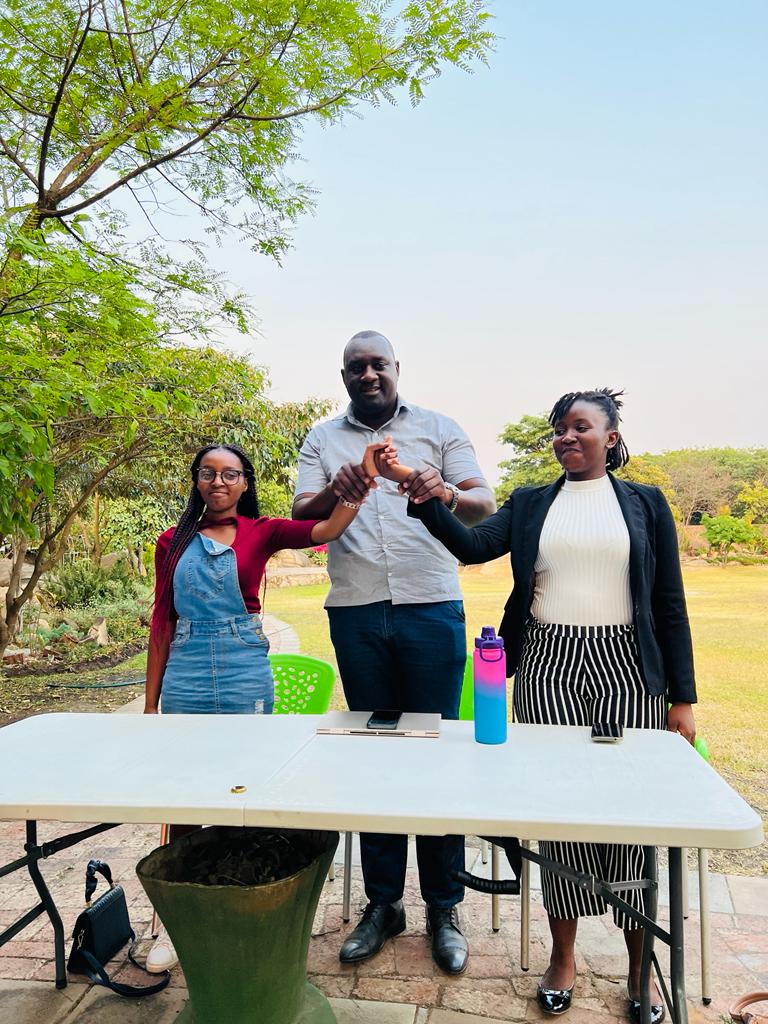4hZimbabwe's tweet photo. 4-H Zimbabwe recently held a pre elections discussion with WUA students including the two Zicosu and Zinasu SRC presidential candidates in pursuit to instill a sense of tolerance amongst  the students and a peaceful electoral environment.
#Students4Peace https://t.co/ReflCORJzp