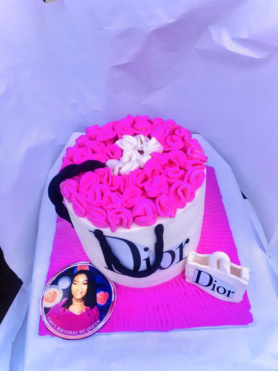 opec_s's tweet photo. We delivered cake, frame &amp; customized mug cup to #esaoke for her on behalf of her boo💕💕💕💕 patronize us today, distance is not a barrier…#ilesabaker #osunbaker @InsideOsogbo  @inside_ijesa @Inside_Ilesa @inside_Ife @MilllPeter @Ewatomishowdy https://t.co/JSpfHrqlQk