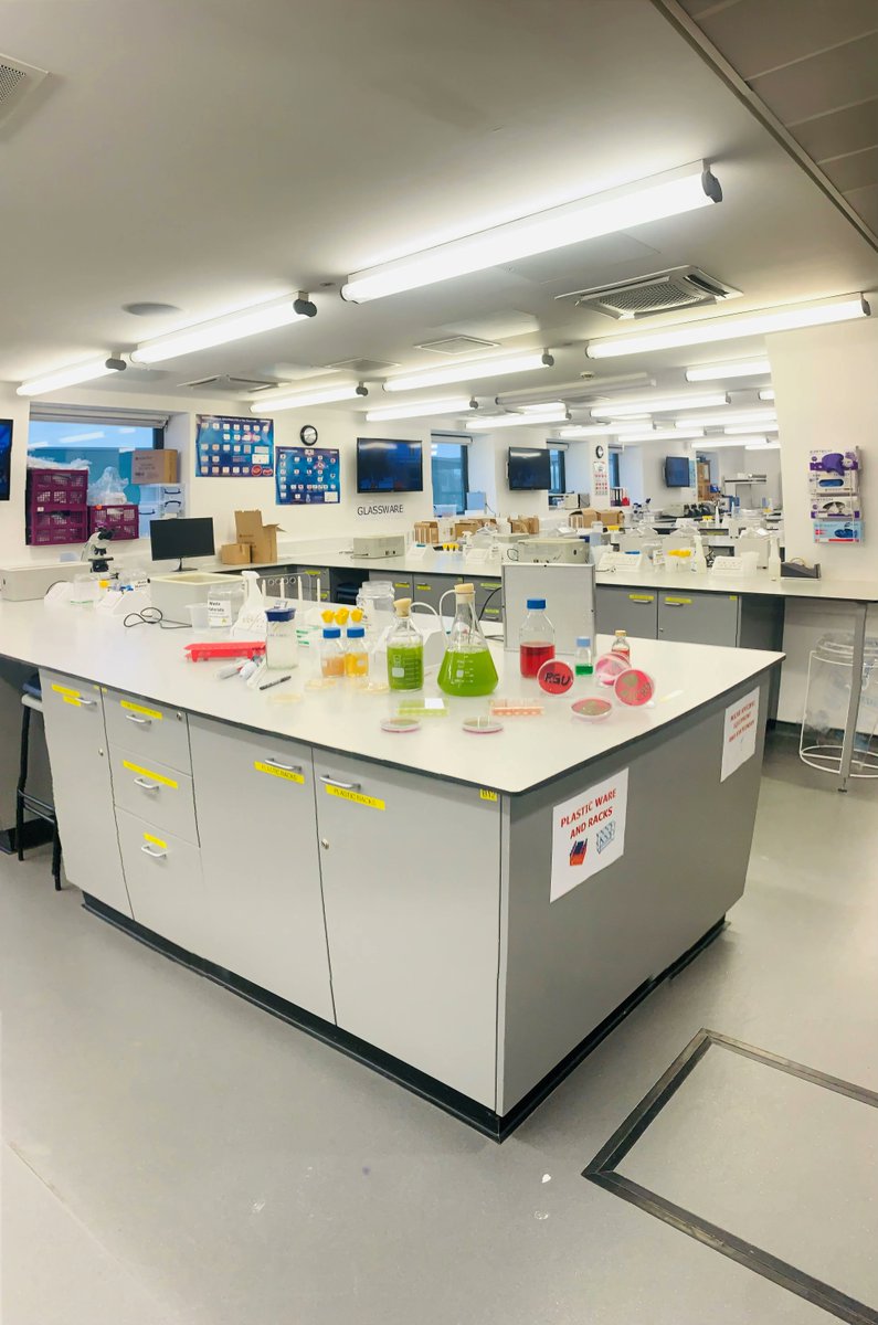 RGUSPASPH's tweet photo. Great turnout on Saturday @RGUPALS for #RGUOPENDAY!
Dean Susie led with a PALS course overview
Both staff&students welcomed visitors with
lab 🥼🧪tours & course information pods. Fab day had by all!! #pharmacy #bioscience #biomedicalscience #forensics #FNHH #appliedbioscience https://t.co/OcomOkw1I0