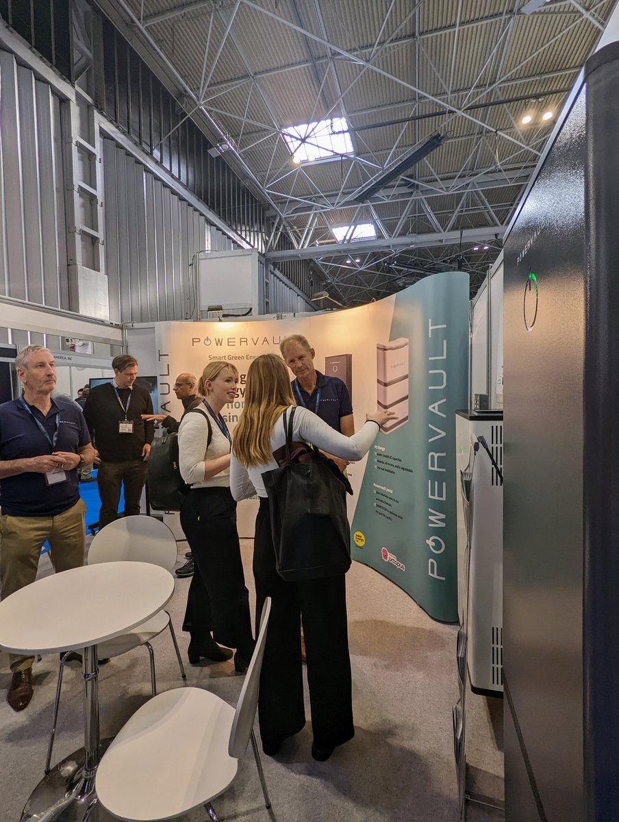 Thank you to everyone who came to visit us at #solarstoragelive yesterday!

It's day 2 and our team is ready to answer your questions and exhibit our brand new PVCompact. Come and visit us at stand A43. Register for free > secure.terrapinn.com/V5/step1.aspx?…
#ukenergy #installers #exhibitors