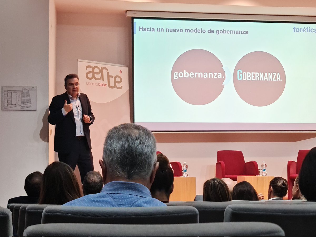 MariamparoRos's tweet photo. Diferencias importantes en el nuevo modelo de gobernanza. Inclusion de la responsabilidad social. Comision RSE de CEV @AERTE_CV @AVALNET https://t.co/nBPyjW7LFX