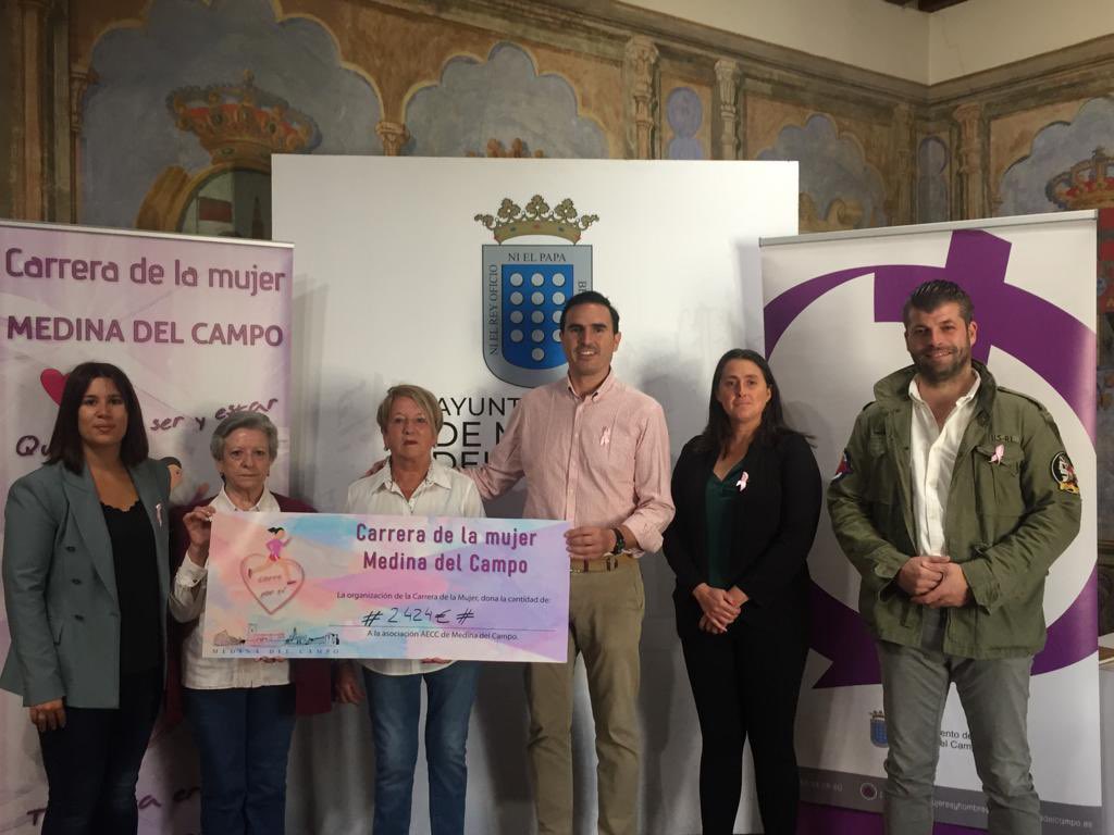 GuzmanGomezMdC's tweet photo. 💕  🎀 Hoy es su día. De las que sufrieron, de las que sufren y de las que sufrirán.Desde #medinadelcampo seguimos apoyando esta causa,y colaborando para aumentar la prevención y desarrollar aún + su cura. Hoy todos nos ponemos de  👚👛🌸🎀💞💕💖💗 #CancerDeMama @ContraCancerEs https://t.co/FmltTv6mXW